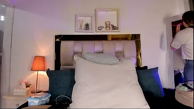 emmy r online show from 03/12/26, 12:09