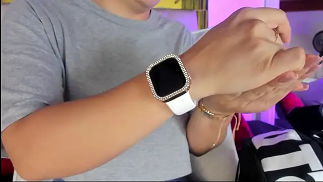 Snapshot of emmy_r chatting on 09/28/25, 12:12 emmy r online show from 09/28/25, 12:12