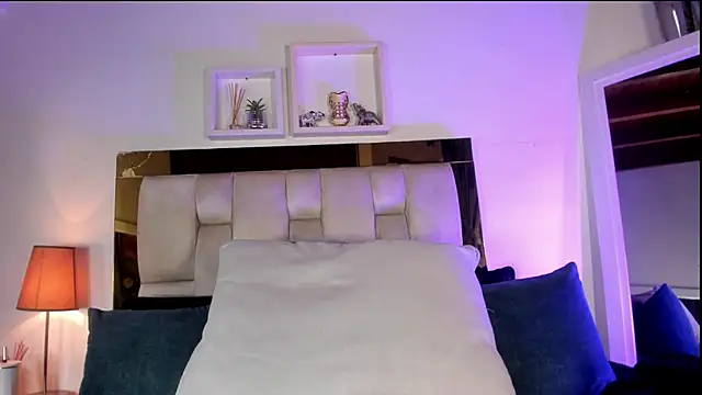 emmy r online show from 04/08/26, 12:17