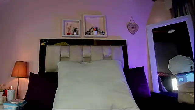 emmy r online show from 04/23/26, 12:11