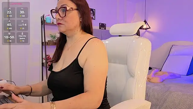 lady nylon  online show from 03/06/26, 11:49