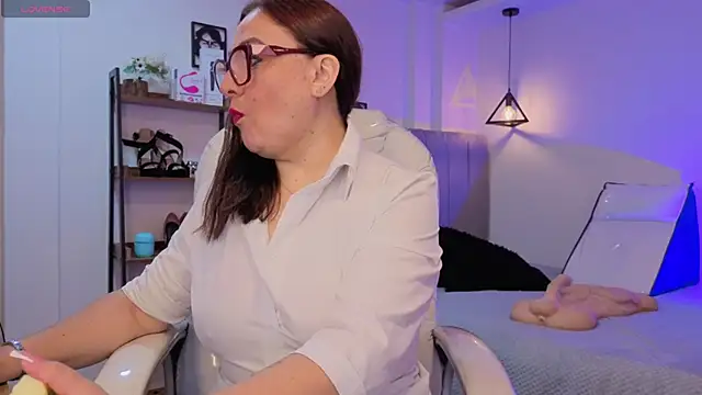 Snapshot of lady_nylon_ chatting on 11/06/25, 11:58 lady nylon online show from 11/06/25, 11:58