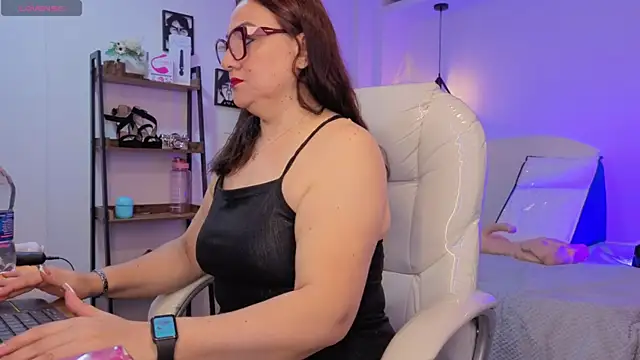 Snapshot of lady_nylon_ chatting on 11/07/25, 12:10 lady nylon online show from 11/07/25, 12:10