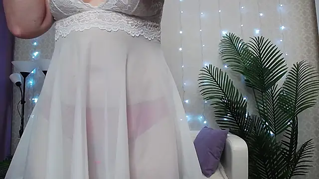 Snapshot of Camelia_Lillie chatting on 06/03/26, 12:55 Camelia Lillie online show from 06/03/26, 12:55