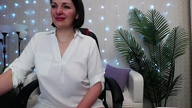 Snapshot of Camelia_Lillie chatting on 05/12/26, 01:13 Camelia Lillie online show from 05/12/26, 01:13