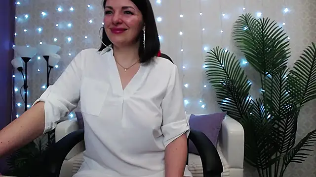 Snapshot of Camelia_Lillie chatting on 03/15/26, 01:45 Camelia Lillie online show from 03/15/26, 01:45