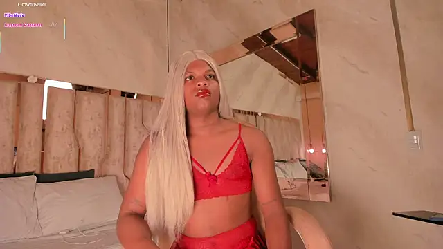 Snapshot of ari_monet chatting on 12/16/25, 12:42 ari monet online show from 12/16/25, 12:42