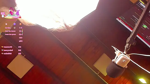 Snapshot of ari_monet chatting on 03/18/25, 06:06 ari monet online show from 03/18/25, 06:06