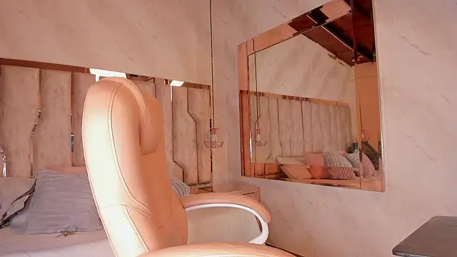 Snapshot of ari_monet chatting on 09/27/25, 11:38 ari monet online show from 09/27/25, 11:38