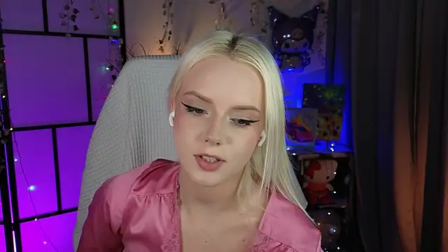 ImBonBon online show from 11/17/25, 11:42