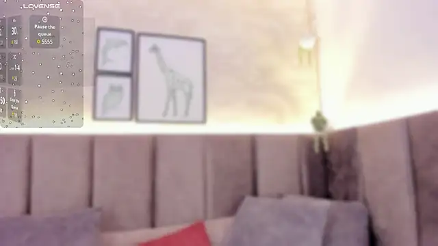 chloe sullivannn online show from 12/04/24, 01:52