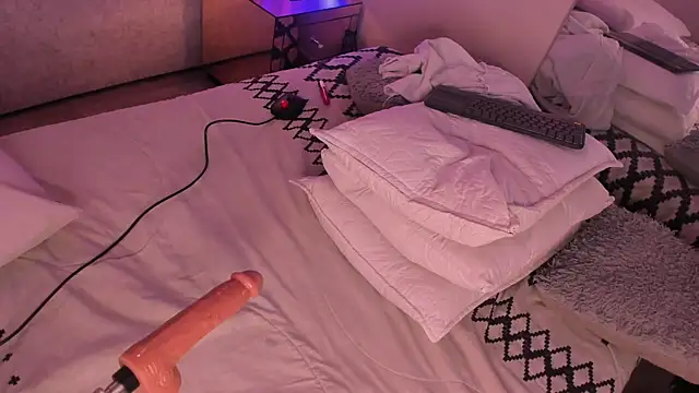 Snapshot of VioletaAbel chatting on 10/26/25, 11:43 VioletaAbel online show from 10/26/25, 11:43