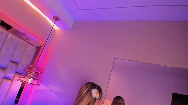 Snapshot of VioletaAbel chatting on 10/24/25, 11:31 VioletaAbel online show from 10/24/25, 11:31