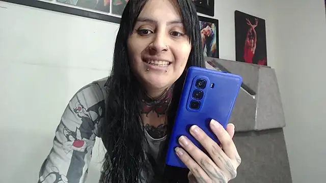 emma onassis 17 online show from 12/05/25, 01:49