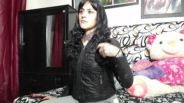 emma onassis 17 online show from 09/11/25, 01:16