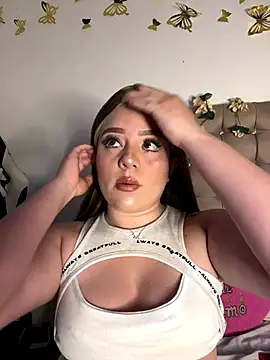 Jullieetta online show from 10/18/25, 11:34