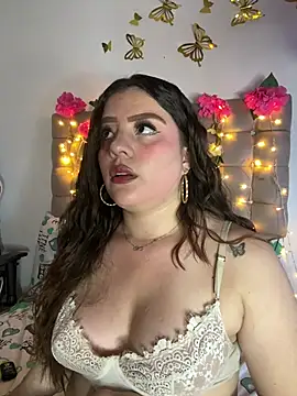 Jullieetta online show from 06/25/26, 07:08