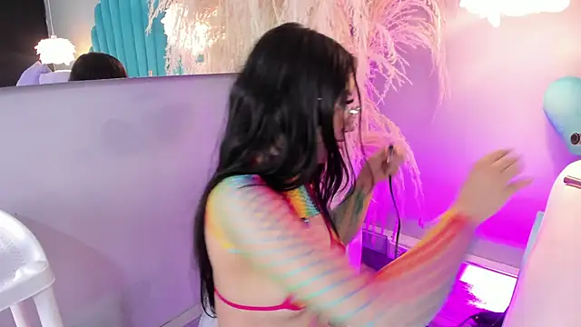 Snapshot of EriKlein chatting on 11/08/25, 08:34 EriKlein online show from 11/08/25, 08:34