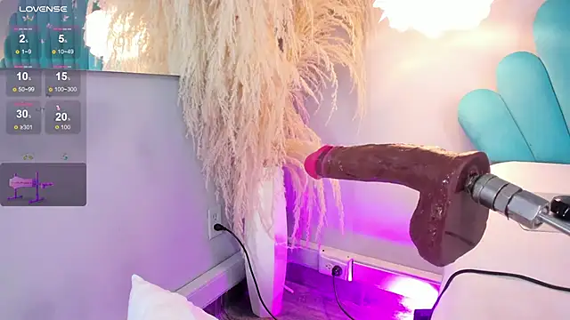 Snapshot of EriKlein chatting on 11/12/25, 08:56 EriKlein online show from 11/12/25, 08:56