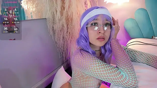 Snapshot of EriKlein chatting on 11/04/25, 10:02 EriKlein online show from 11/04/25, 10:02