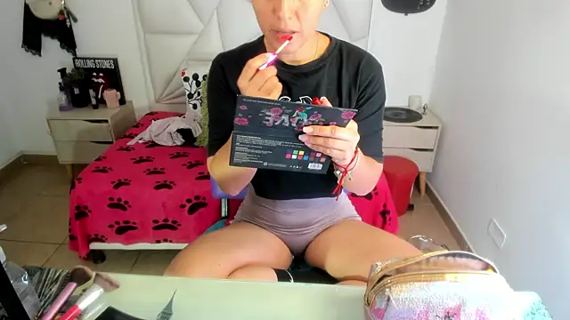 Nata bernett online show from 07/31/26, 02:58