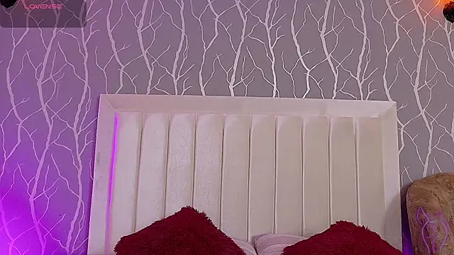 Snapshot of madison_fox1 chatting on 11/27/25, 12:27 madison fox1 online show from 11/27/25, 12:27