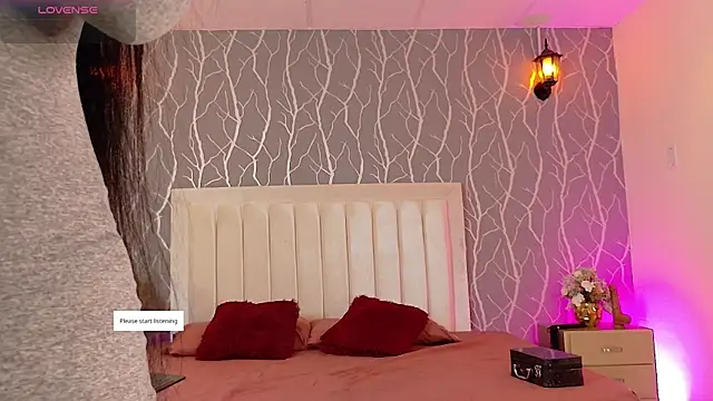 Snapshot of madison_fox1 chatting on 01/07/26, 12:43 madison fox1 online show from 01/07/26, 12:43