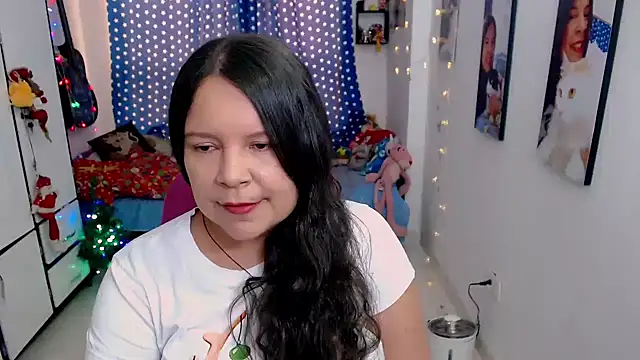 claryssa  online show from 12/16/25, 08:13