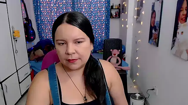 Snapshot of claryssa_ chatting on 09/10/25, 08:08 claryssa online show from 09/10/25, 08:08