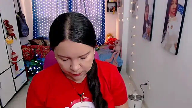 claryssa  online show from 12/19/25, 06:54