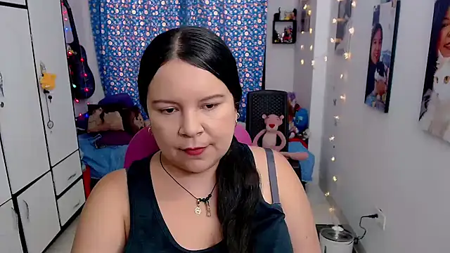 Snapshot of claryssa_ chatting on 09/11/25, 08:20 claryssa online show from 09/11/25, 08:20
