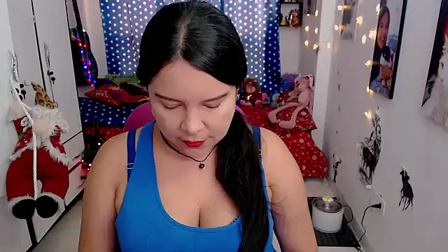 Snapshot of claryssa_ chatting on 12/13/24, 08:47 claryssa online show from 12/13/24, 08:47