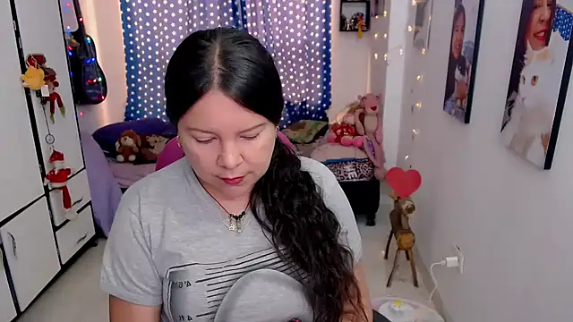 claryssa  online show from 02/16/26, 04:49