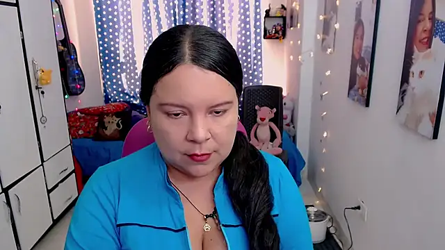 claryssa  online show from 11/10/25, 07:08