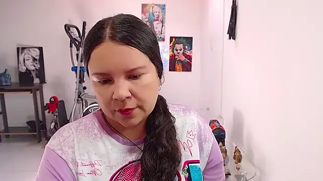 claryssa  online show from 05/27/26, 06:37