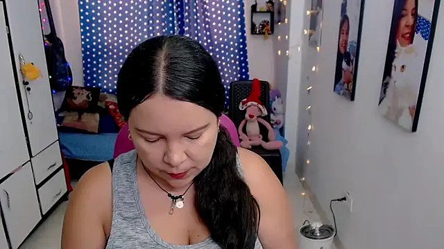 claryssa  online show from 12/02/25, 07:59