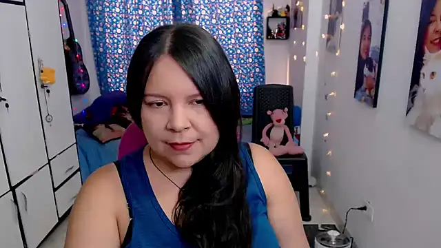 Snapshot of claryssa_ chatting on 10/13/25, 07:37 claryssa online show from 10/13/25, 07:37