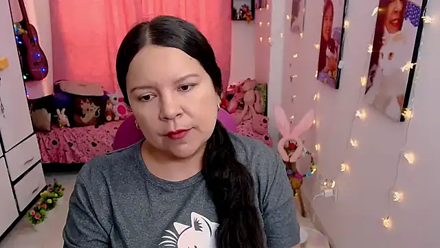 claryssa  online show from 04/12/26, 07:28