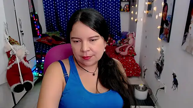 Snapshot of claryssa_ chatting on 12/13/24, 11:50 claryssa online show from 12/13/24, 11:50