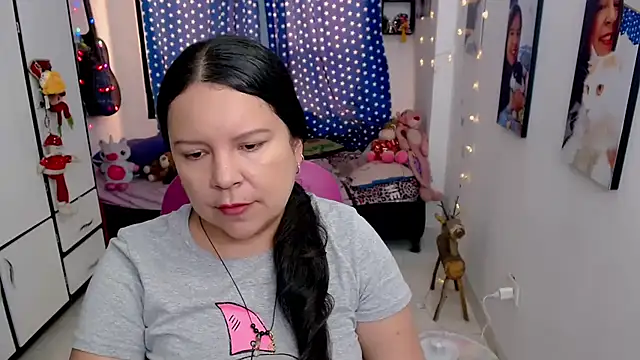 claryssa  online show from 02/19/26, 08:39