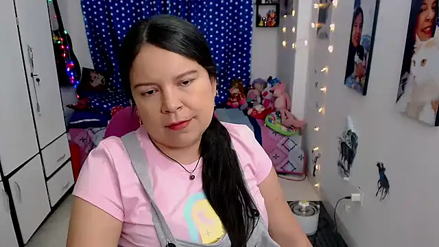 Snapshot of claryssa_ chatting on 01/17/25, 11:51 claryssa online show from 01/17/25, 11:51