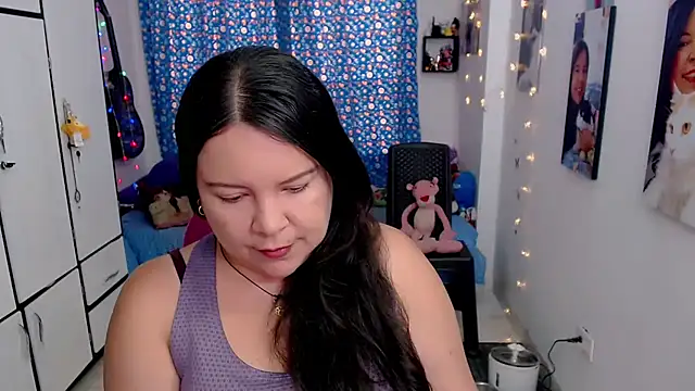 Snapshot of claryssa_ chatting on 10/06/25, 07:03 claryssa online show from 10/06/25, 07:03