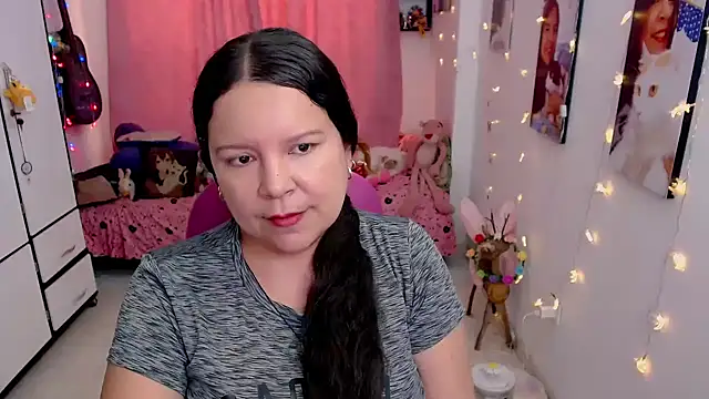 claryssa  online show from 05/06/26, 09:52