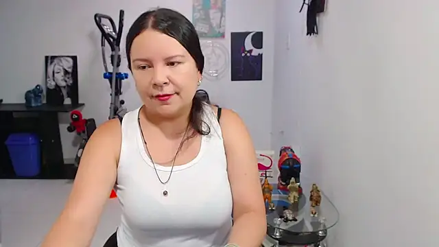 claryssa  online show from 06/01/26, 08:41