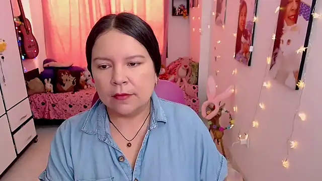 claryssa  online show from 04/17/26, 05:27