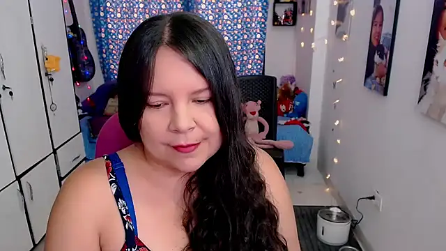Snapshot of claryssa_ chatting on 09/18/25, 08:12 claryssa online show from 09/18/25, 08:12
