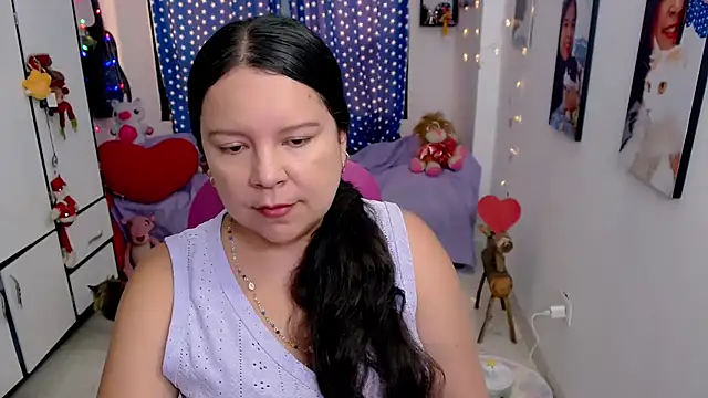 claryssa  online show from 02/15/26, 08:41