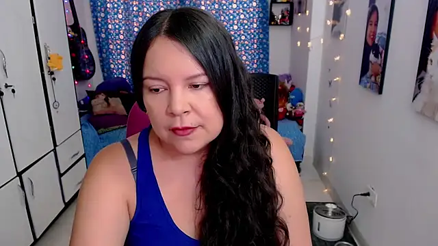 Snapshot of claryssa_ chatting on 09/22/25, 07:42 claryssa online show from 09/22/25, 07:42