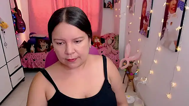 claryssa  online show from 04/26/26, 07:33