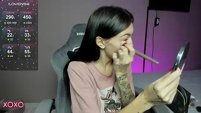 Mariella Adamss online show from 11/18/25, 12:52